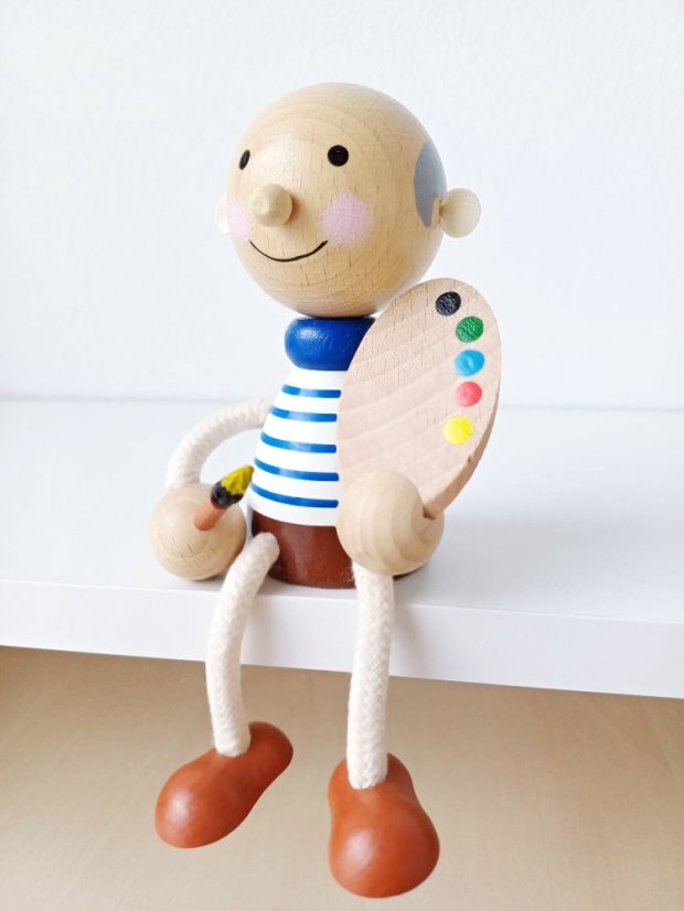 Pablo - wooden sitting figure