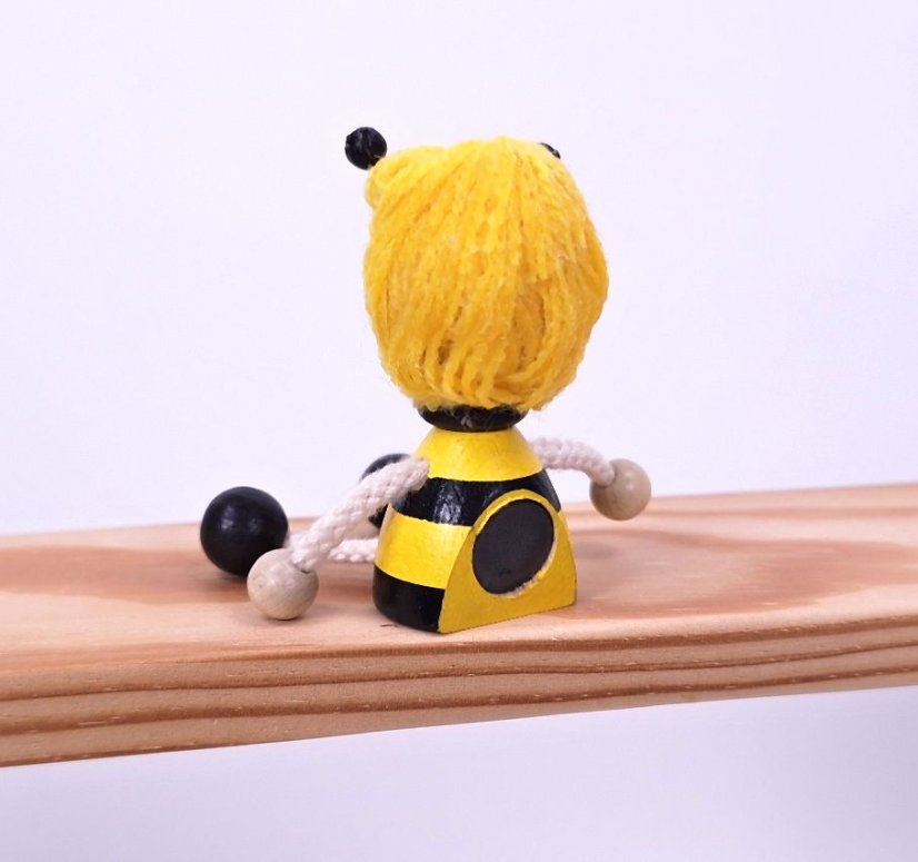 Bee - wooden magnet